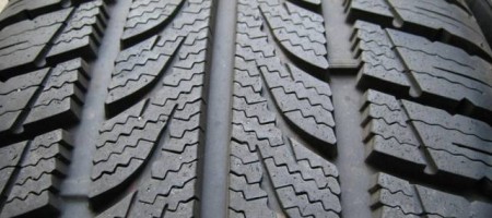Kumho Solus KH21